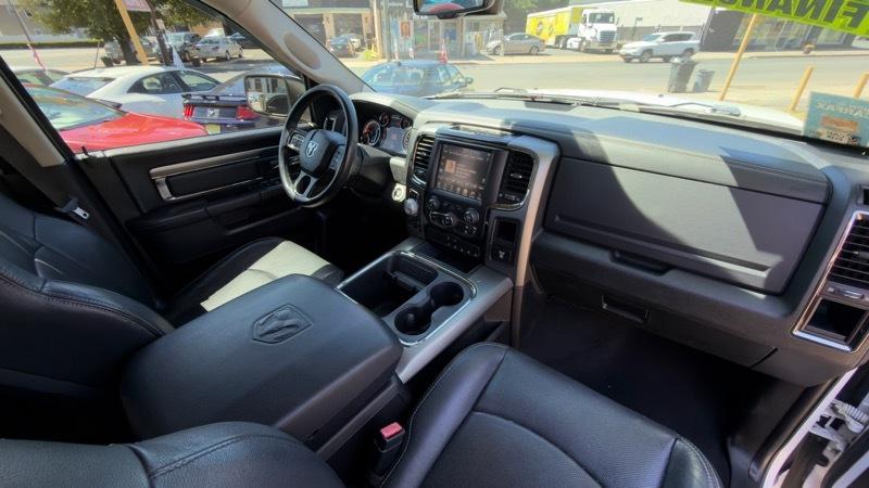 RAM 1500 Sport Quad Cab 4WD 2016