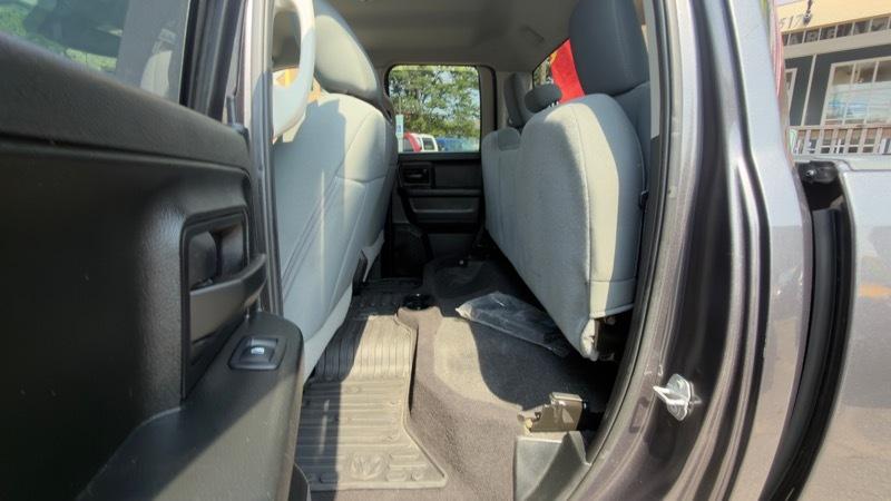 RAM 1500 Tradesman Quad Cab 4WD 2018