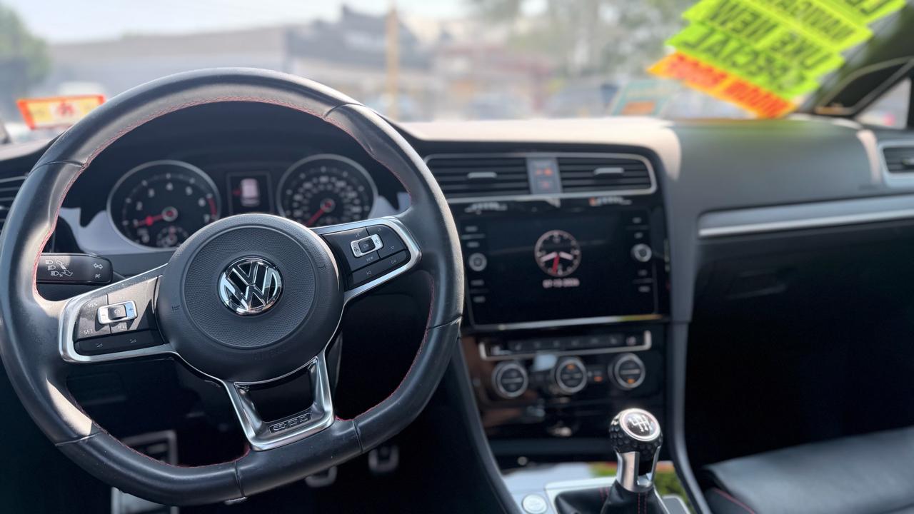 Volkswagen Golf GTI Autobahn 6M 2021