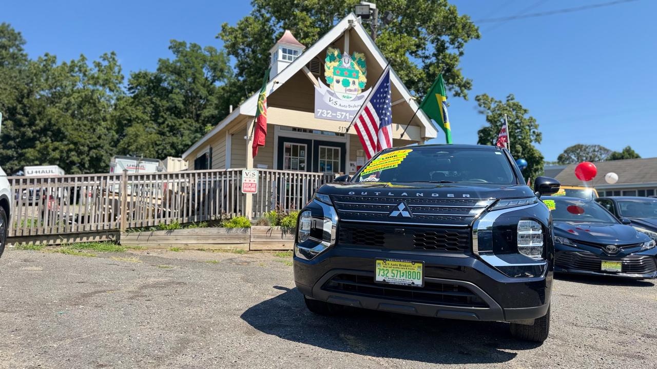 Mitsubishi Outlander ES AWD 2024