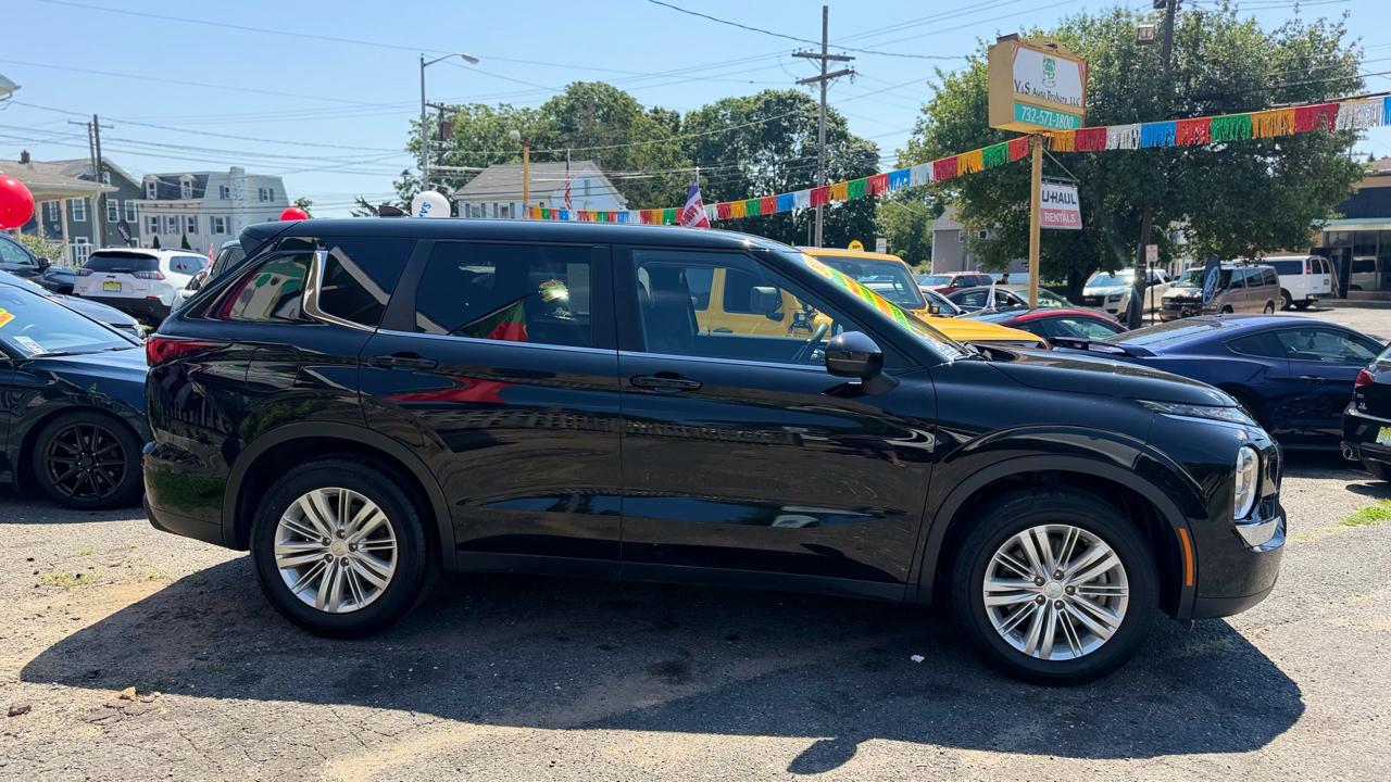 Mitsubishi Outlander ES AWD 2024