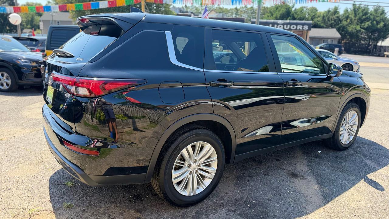 Mitsubishi Outlander ES AWD 2024