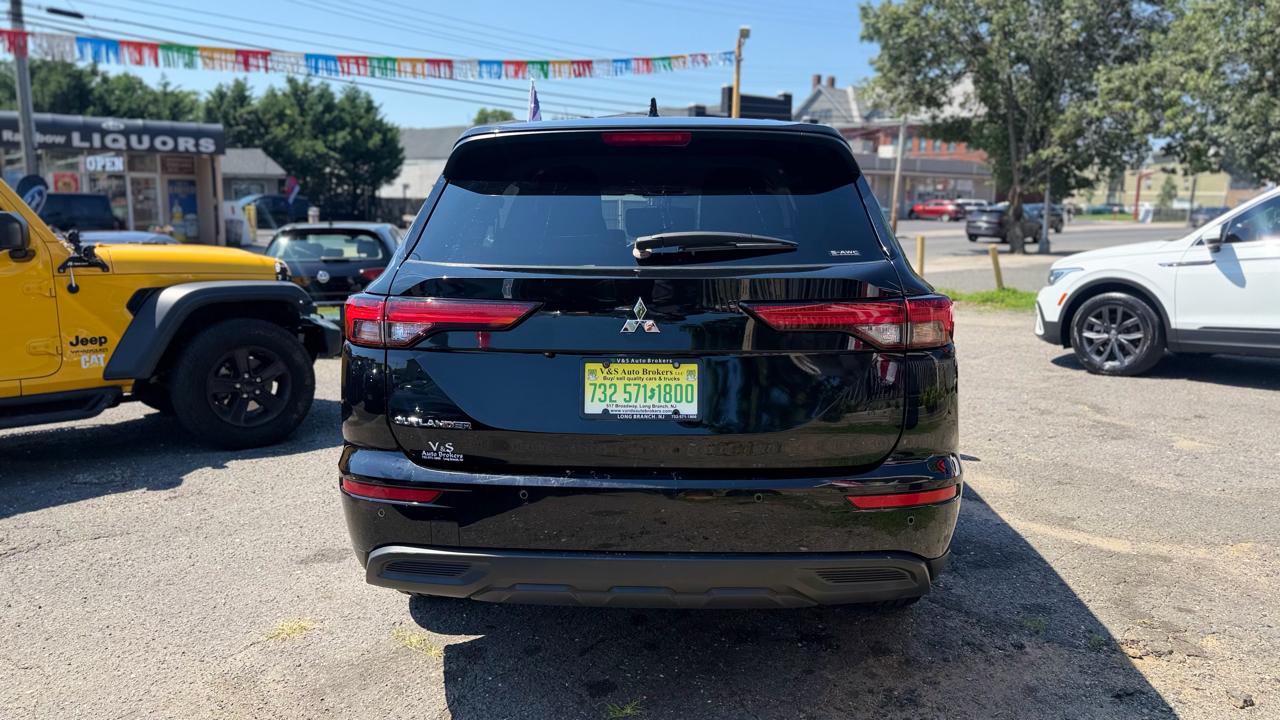 Mitsubishi Outlander ES AWD 2024