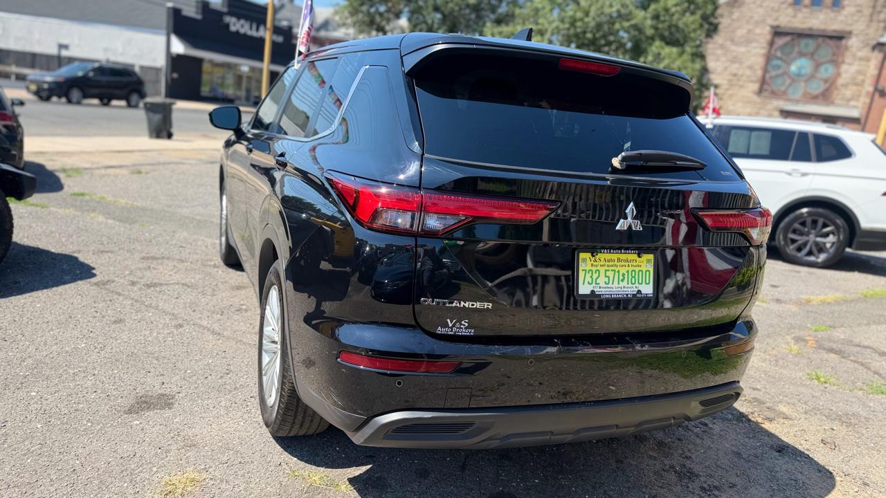 Mitsubishi Outlander ES AWD 2024