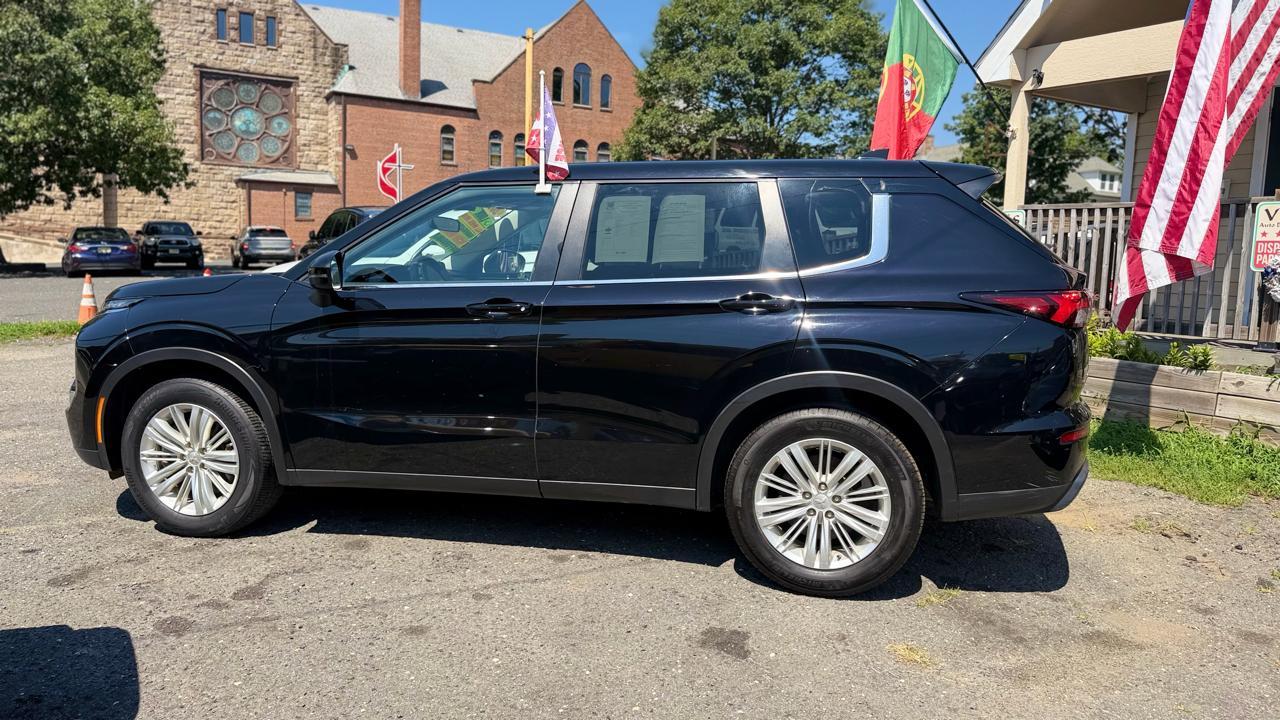 Mitsubishi Outlander ES AWD 2024