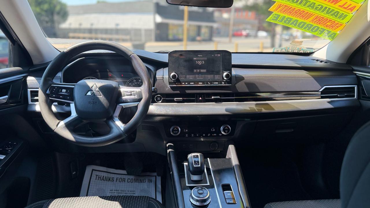 Mitsubishi Outlander ES AWD 2024