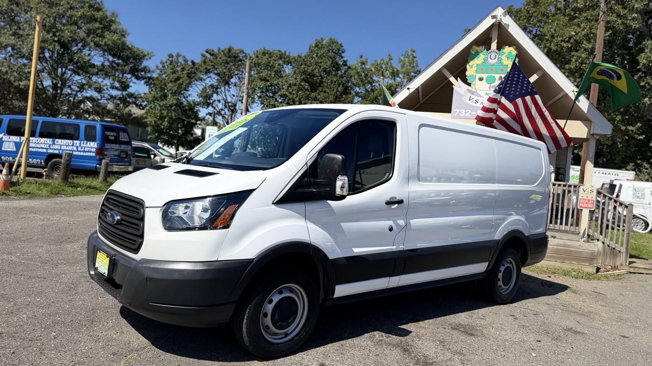 Ford Transit 250 Van Low Roof w/Sliding Pass. 130-in. WB 2018