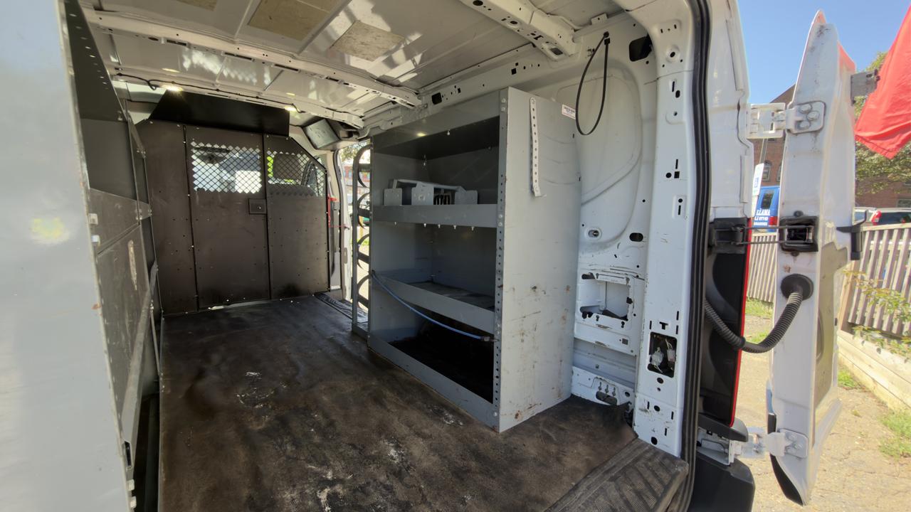 Ford Transit 250 Van Low Roof w/Sliding Pass. 130-in. WB 2018