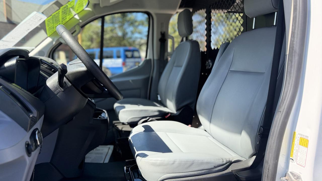 Ford Transit 250 Van Low Roof w/Sliding Pass. 130-in. WB 2018