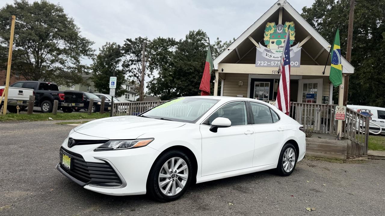 Toyota Camry LE 2022