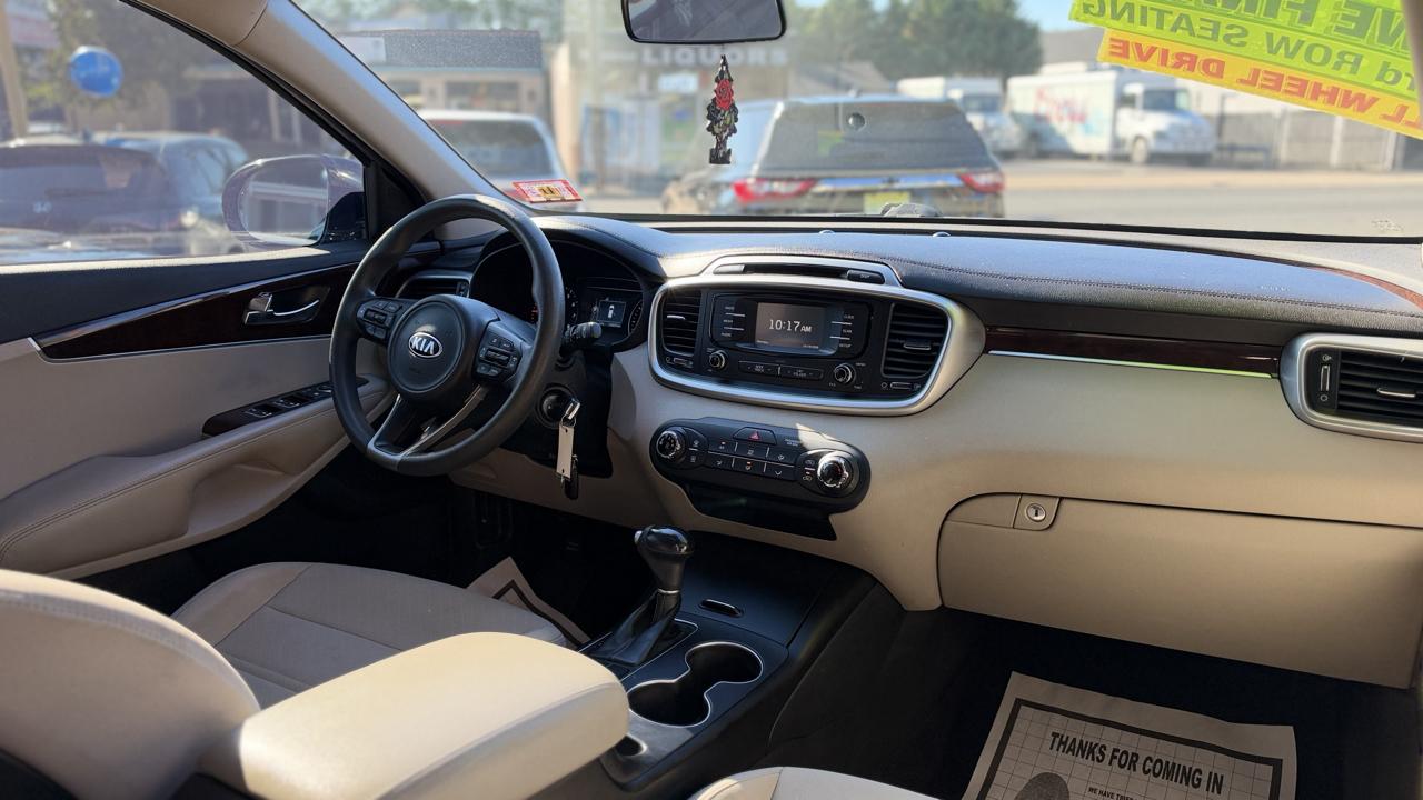 Kia Sorento LX V6 AWD 2017