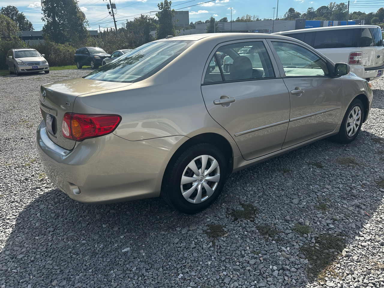 Toyota Corolla 4dr Sdn LE Auto 2010