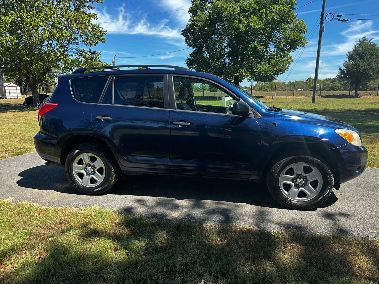 Toyota RAV4 Base I4 2WD 2006