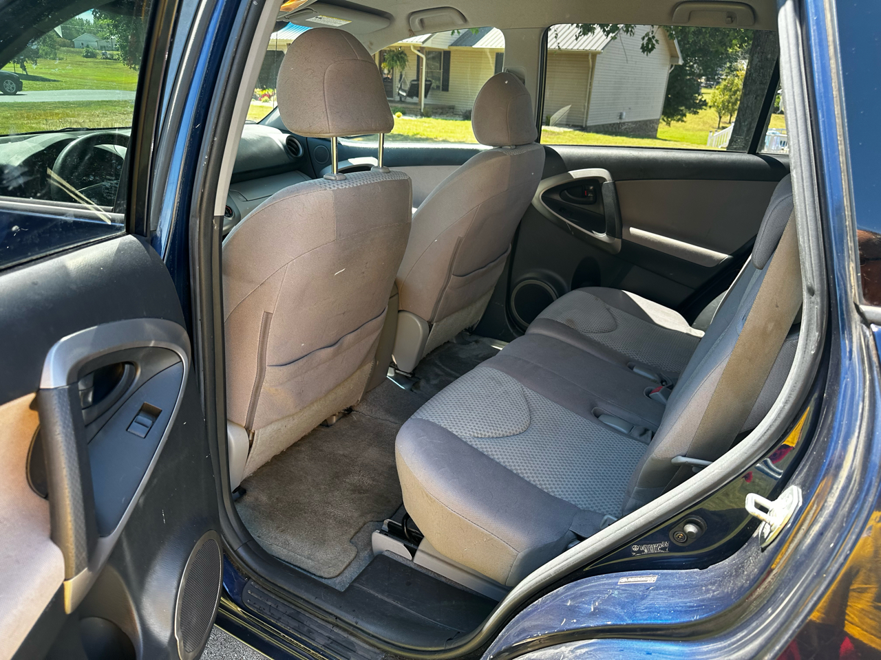 Toyota RAV4 Base I4 2WD 2006