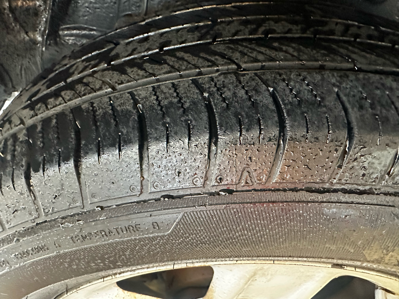 Toyota RAV4 Base I4 2WD 2006