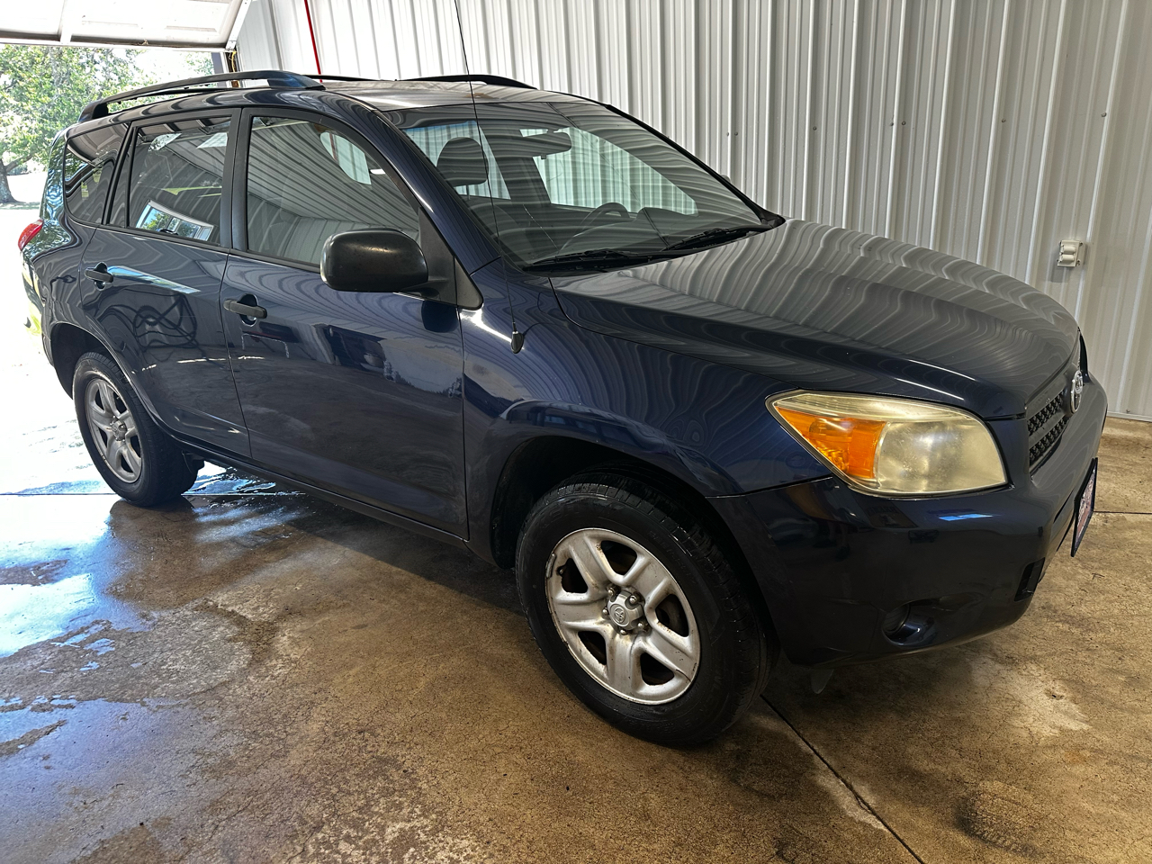 Toyota RAV4 Base I4 2WD 2006