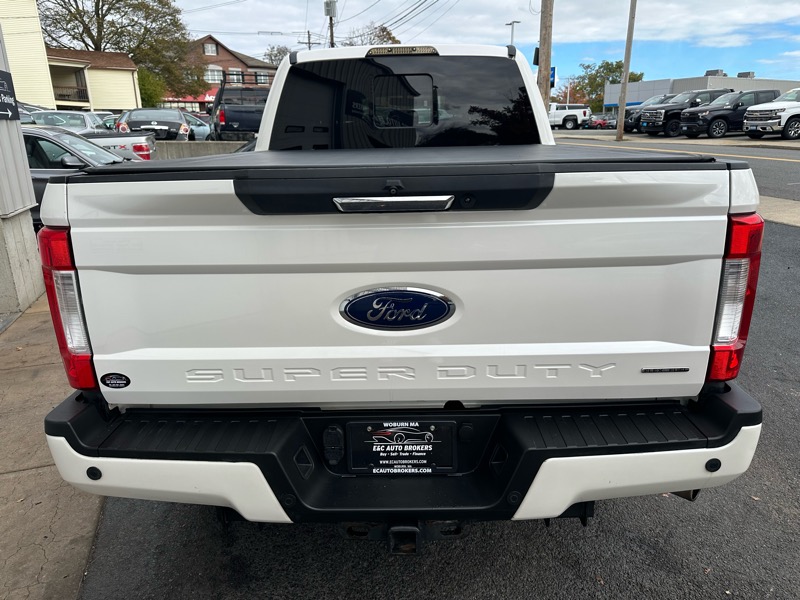 Ford F-250 SD Lariat Crew Cab 4WD 2017 Ford F-250 SD Lariat Crew Cab 4WD 2017
