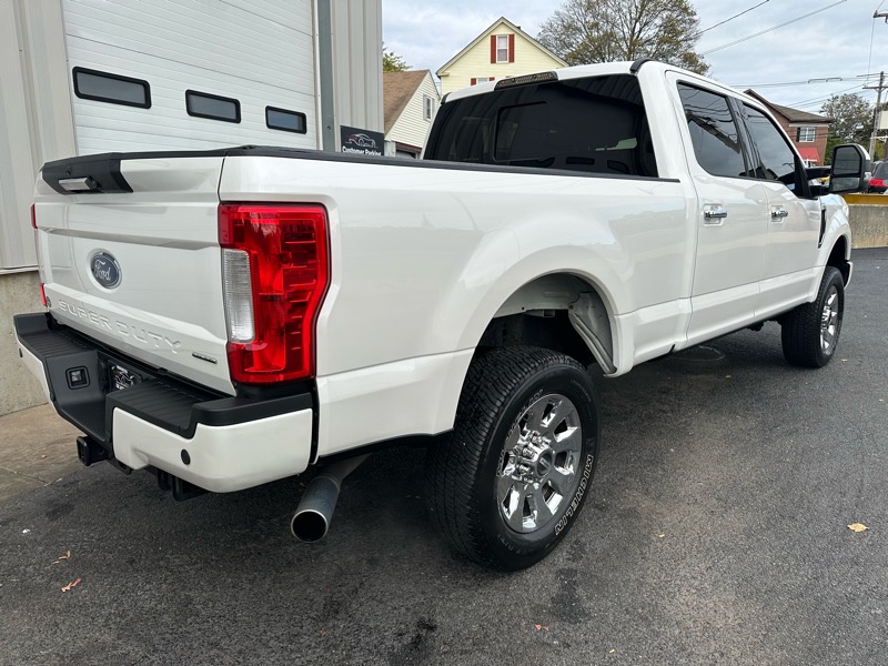Ford F-250 SD Lariat Crew Cab 4WD 2017 Ford F-250 SD Lariat Crew Cab 4WD 2017