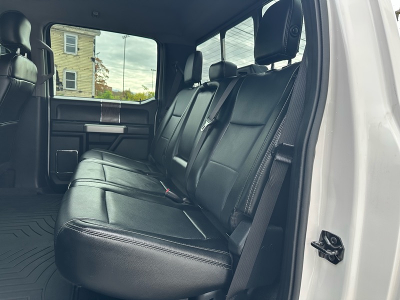 Ford F-250 SD Lariat Crew Cab 4WD 2017 Ford F-250 SD Lariat Crew Cab 4WD 2017