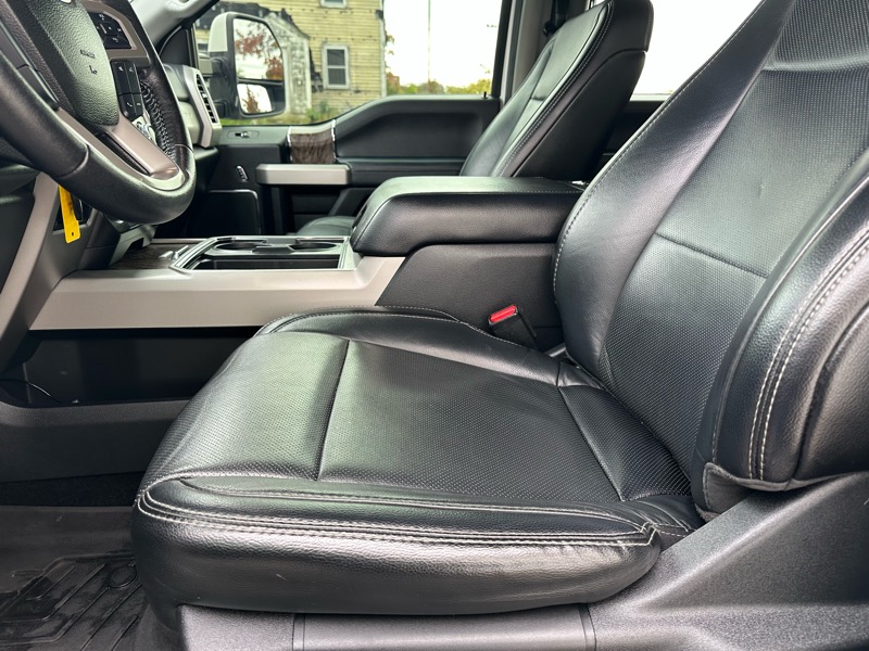 Ford F-250 SD Lariat Crew Cab 4WD 2017 Ford F-250 SD Lariat Crew Cab 4WD 2017