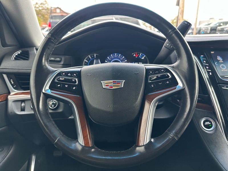 Cadillac Escalade Luxury 4WD 2018 Cadillac Escalade Luxury 4WD 2018