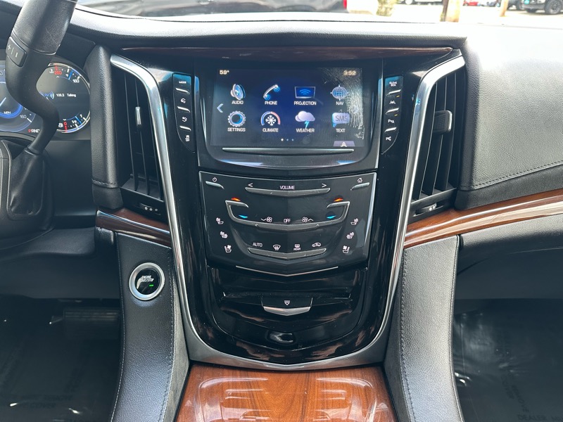 Cadillac Escalade Luxury 4WD 2018 Cadillac Escalade Luxury 4WD 2018
