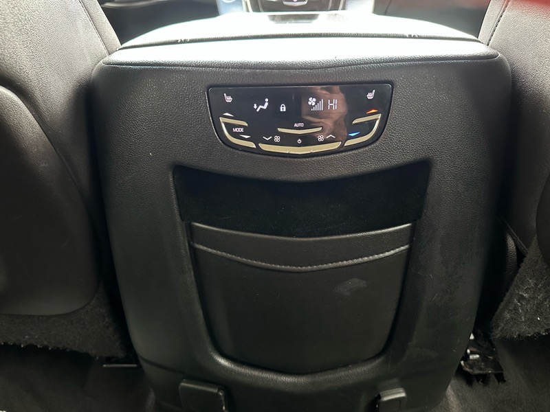 Cadillac Escalade Luxury 4WD 2018 Cadillac Escalade Luxury 4WD 2018