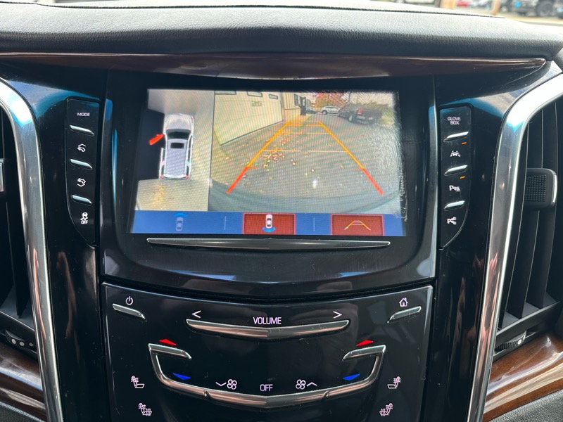 Cadillac Escalade Luxury 4WD 2018 Cadillac Escalade Luxury 4WD 2018