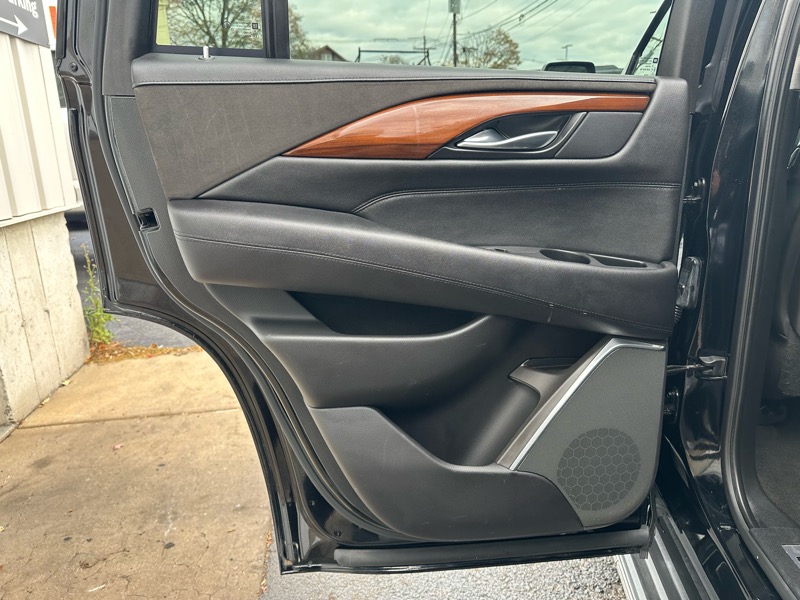 Cadillac Escalade Luxury 4WD 2018 Cadillac Escalade Luxury 4WD 2018