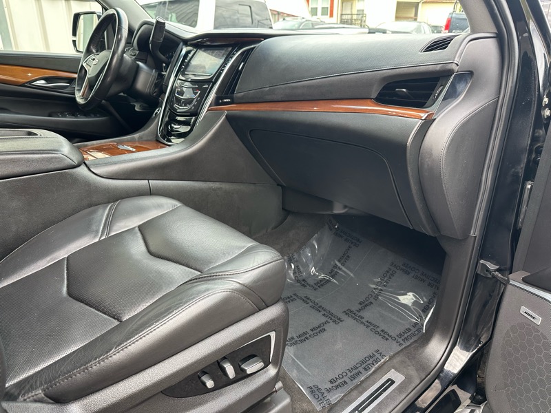 Cadillac Escalade Luxury 4WD 2018 Cadillac Escalade Luxury 4WD 2018