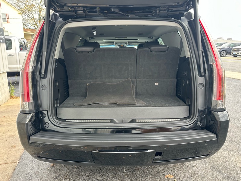 Cadillac Escalade Luxury 4WD 2018 Cadillac Escalade Luxury 4WD 2018