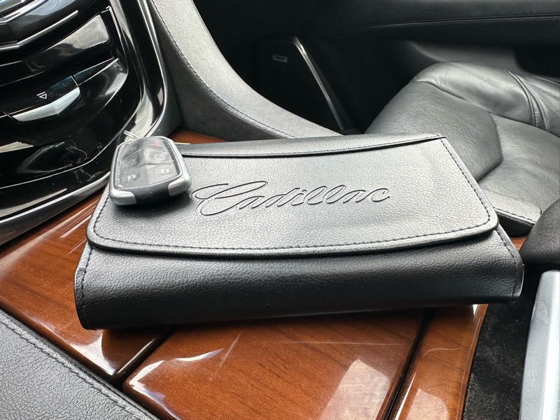 Cadillac Escalade Luxury 4WD 2018 Cadillac Escalade Luxury 4WD 2018