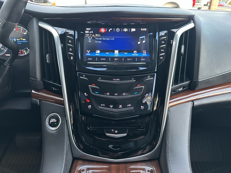 Cadillac Escalade Luxury 4WD 2020 Cadillac Escalade Luxury 4WD 2020