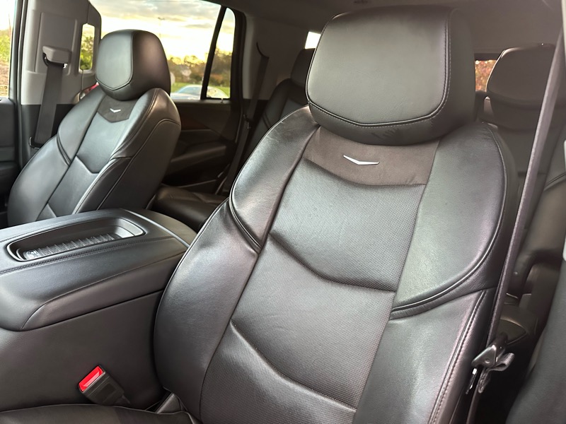 Cadillac Escalade Luxury 4WD 2020 Cadillac Escalade Luxury 4WD 2020
