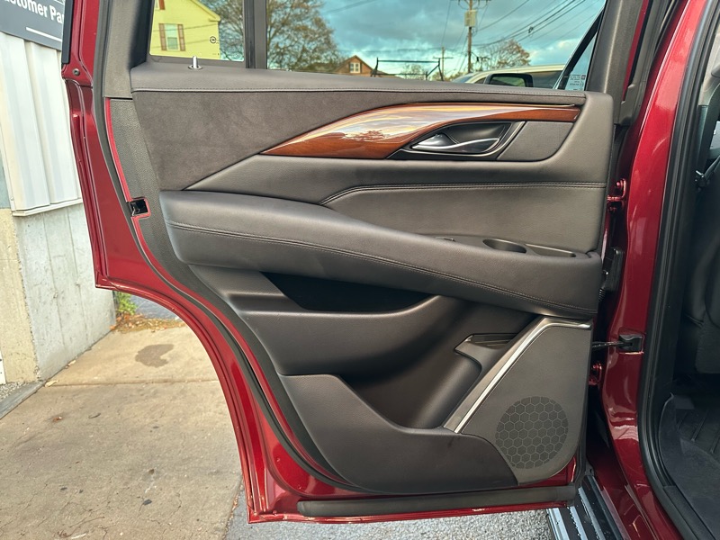 Cadillac Escalade Luxury 4WD 2020 Cadillac Escalade Luxury 4WD 2020