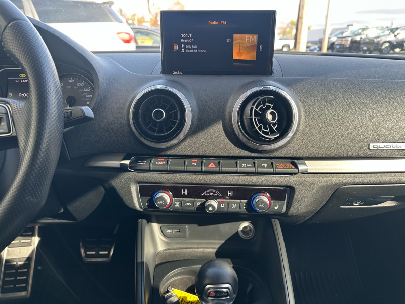 Audi S3 2.0T Premium Plus quattro 2017 Audi S3 2.0T Premium Plus quattro 2017