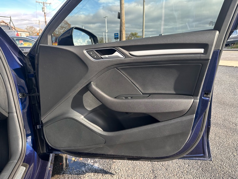 Audi S3 2.0T Premium Plus quattro 2017 Audi S3 2.0T Premium Plus quattro 2017