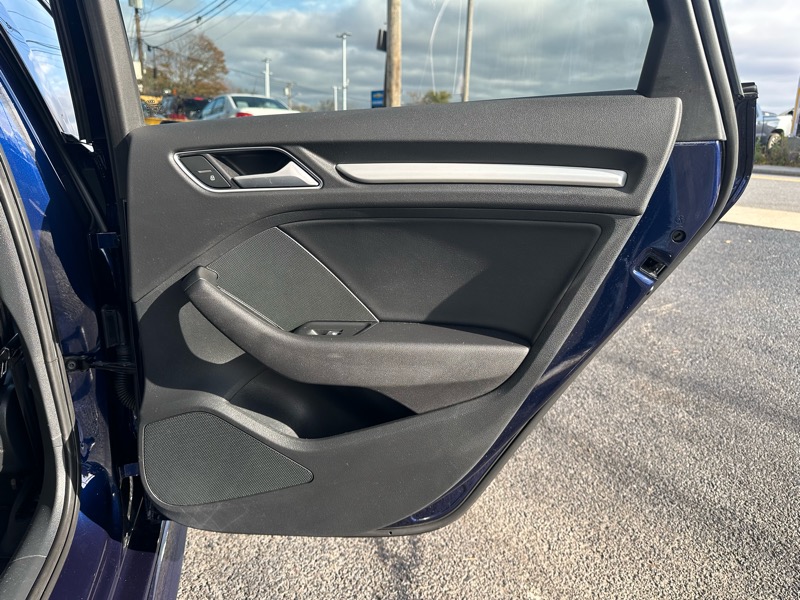 Audi S3 2.0T Premium Plus quattro 2017 Audi S3 2.0T Premium Plus quattro 2017