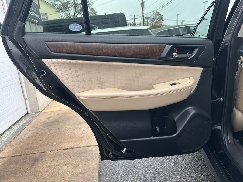 Subaru Outback 2.5i Limited 2016 Subaru Outback 2.5i Limited 2016