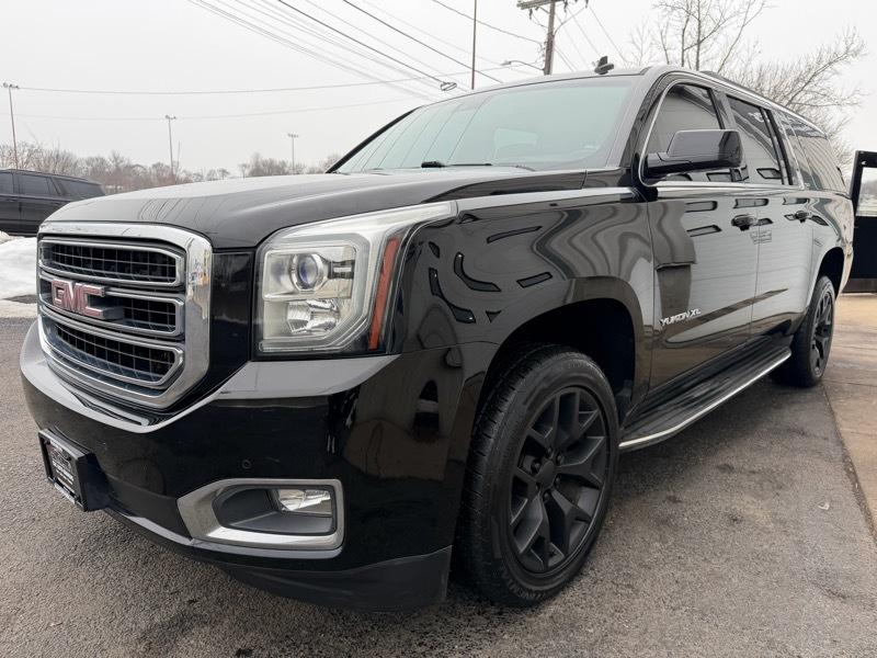 GMC Yukon XL SLT 1/2 Ton 4WD 2015