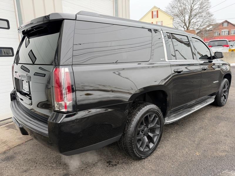 GMC Yukon XL SLT 1/2 Ton 4WD 2015