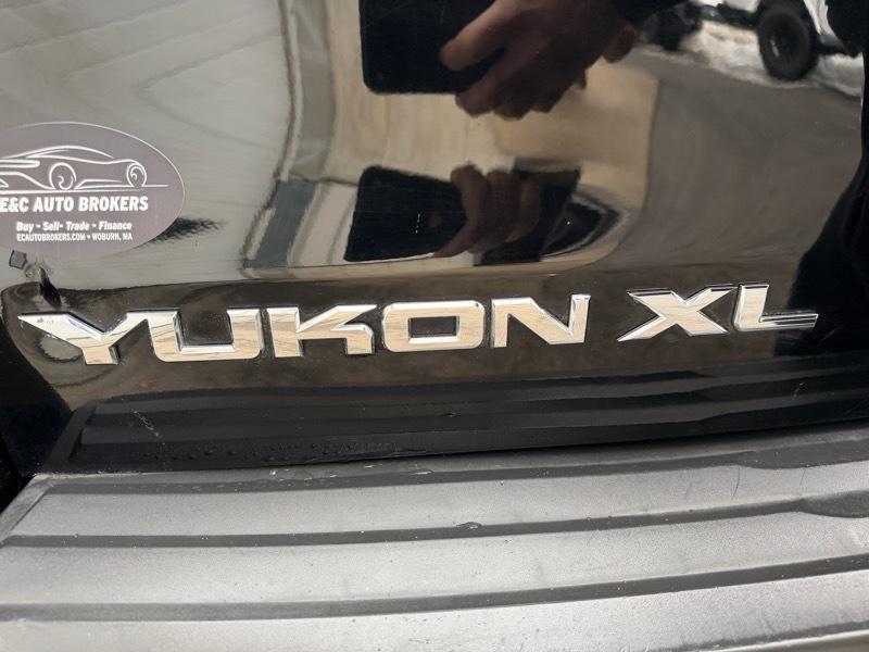 GMC Yukon XL SLT 1/2 Ton 4WD 2015