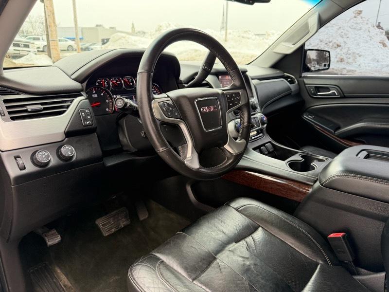 GMC Yukon XL SLT 1/2 Ton 4WD 2015