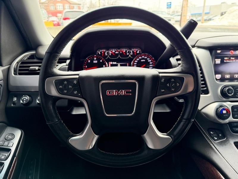 GMC Yukon XL SLT 1/2 Ton 4WD 2015