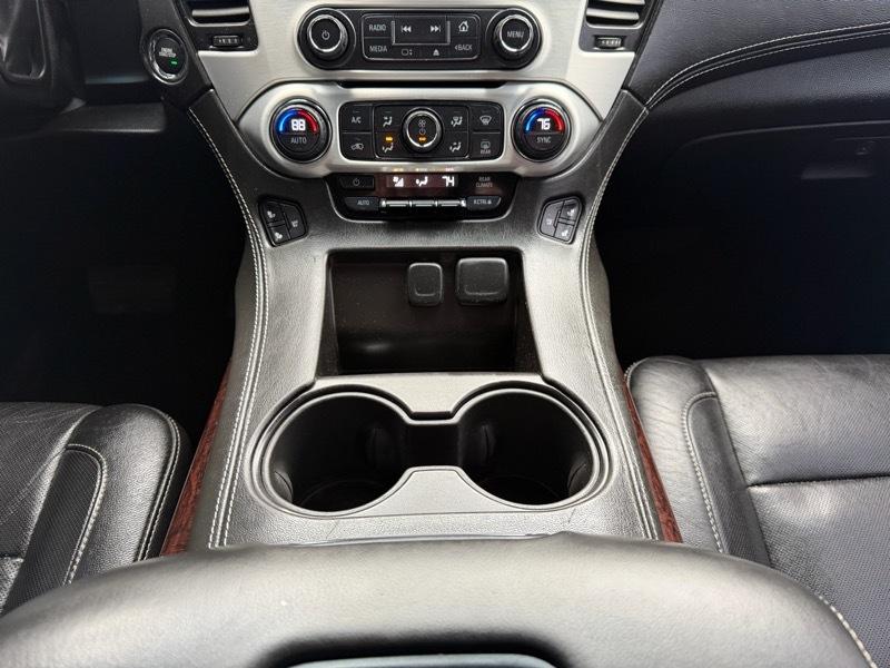 GMC Yukon XL SLT 1/2 Ton 4WD 2015