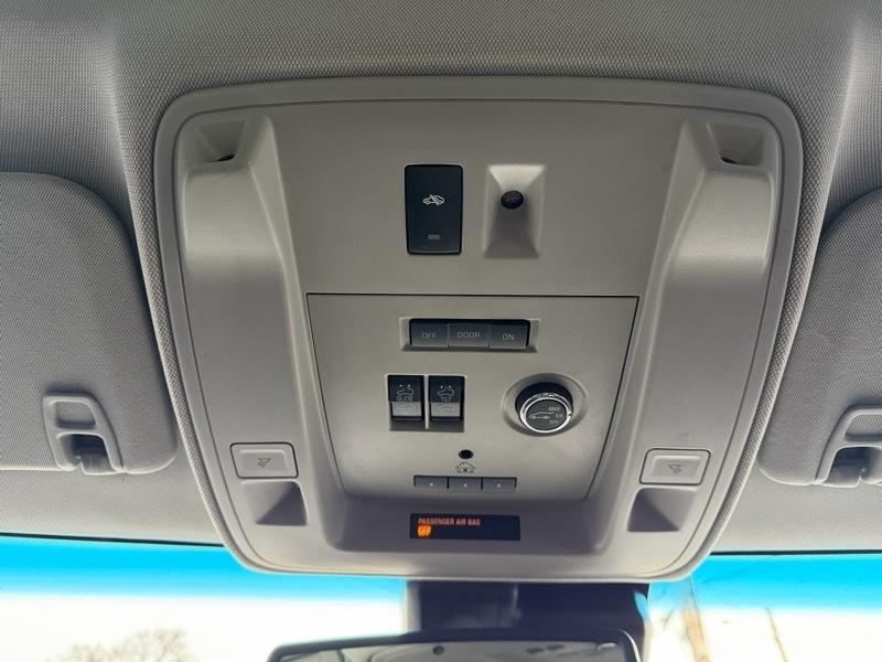 GMC Yukon XL SLT 1/2 Ton 4WD 2015