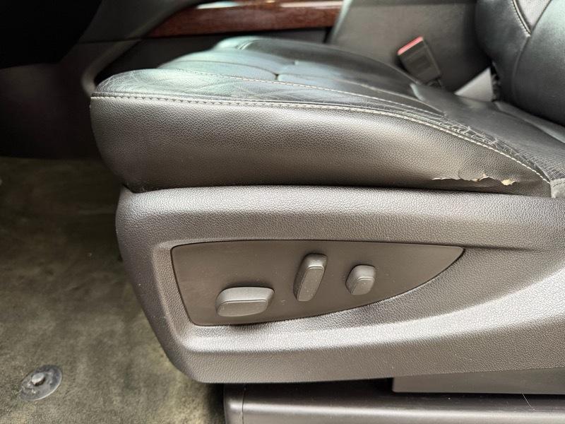 GMC Yukon XL SLT 1/2 Ton 4WD 2015