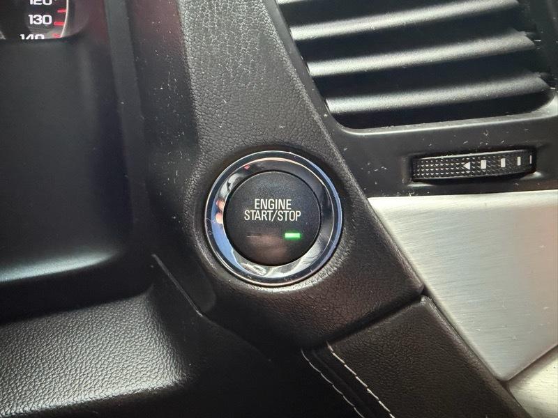 GMC Yukon XL SLT 1/2 Ton 4WD 2015