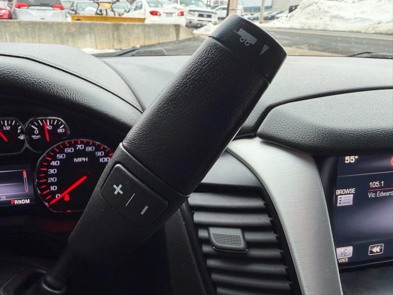 GMC Yukon XL SLT 1/2 Ton 4WD 2015