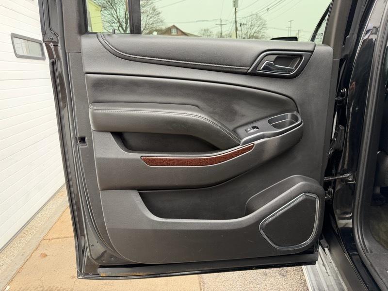 GMC Yukon XL SLT 1/2 Ton 4WD 2015